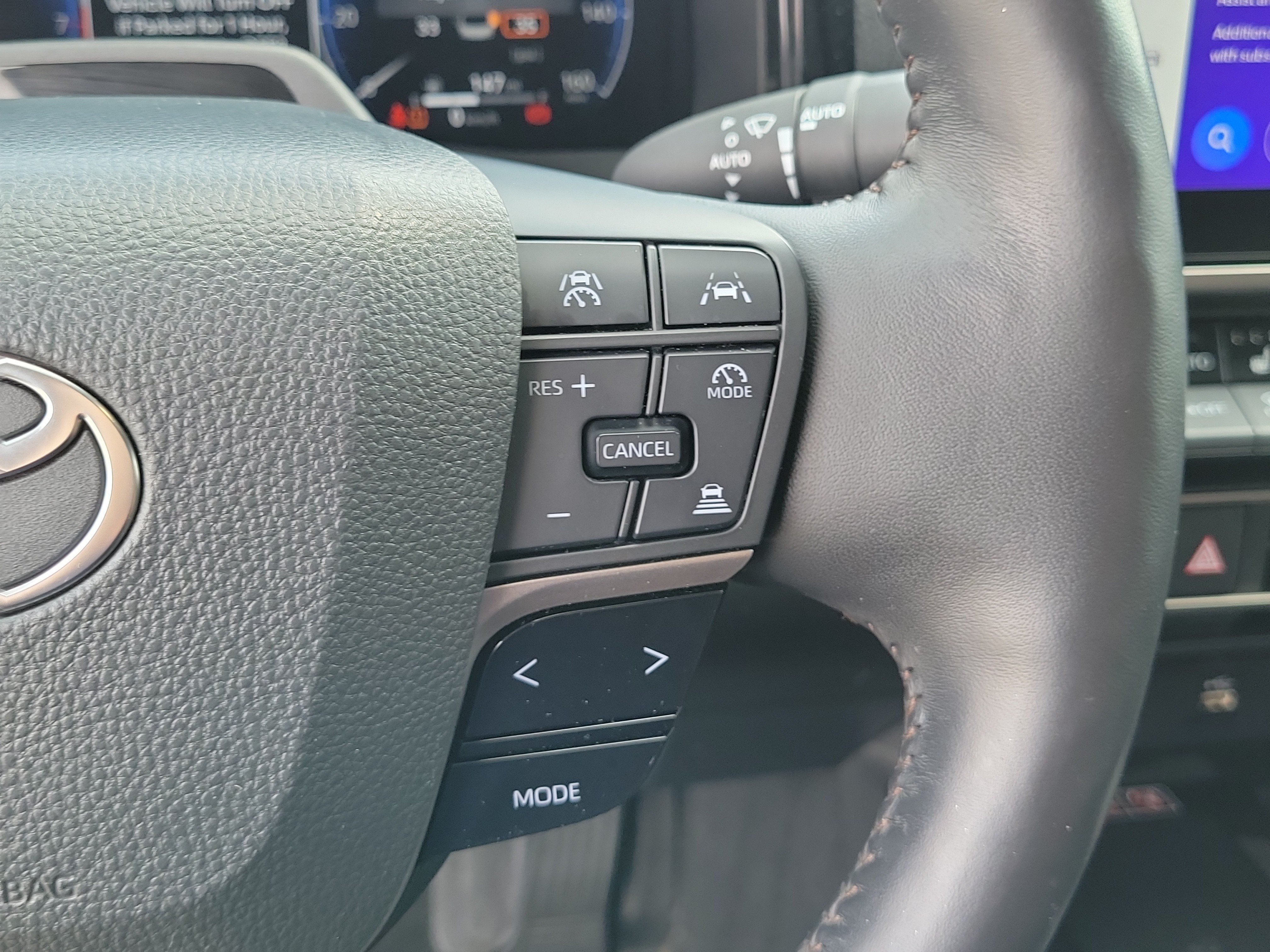 Used 2025 Toyota Camry XLE AWD/4WD image 23
