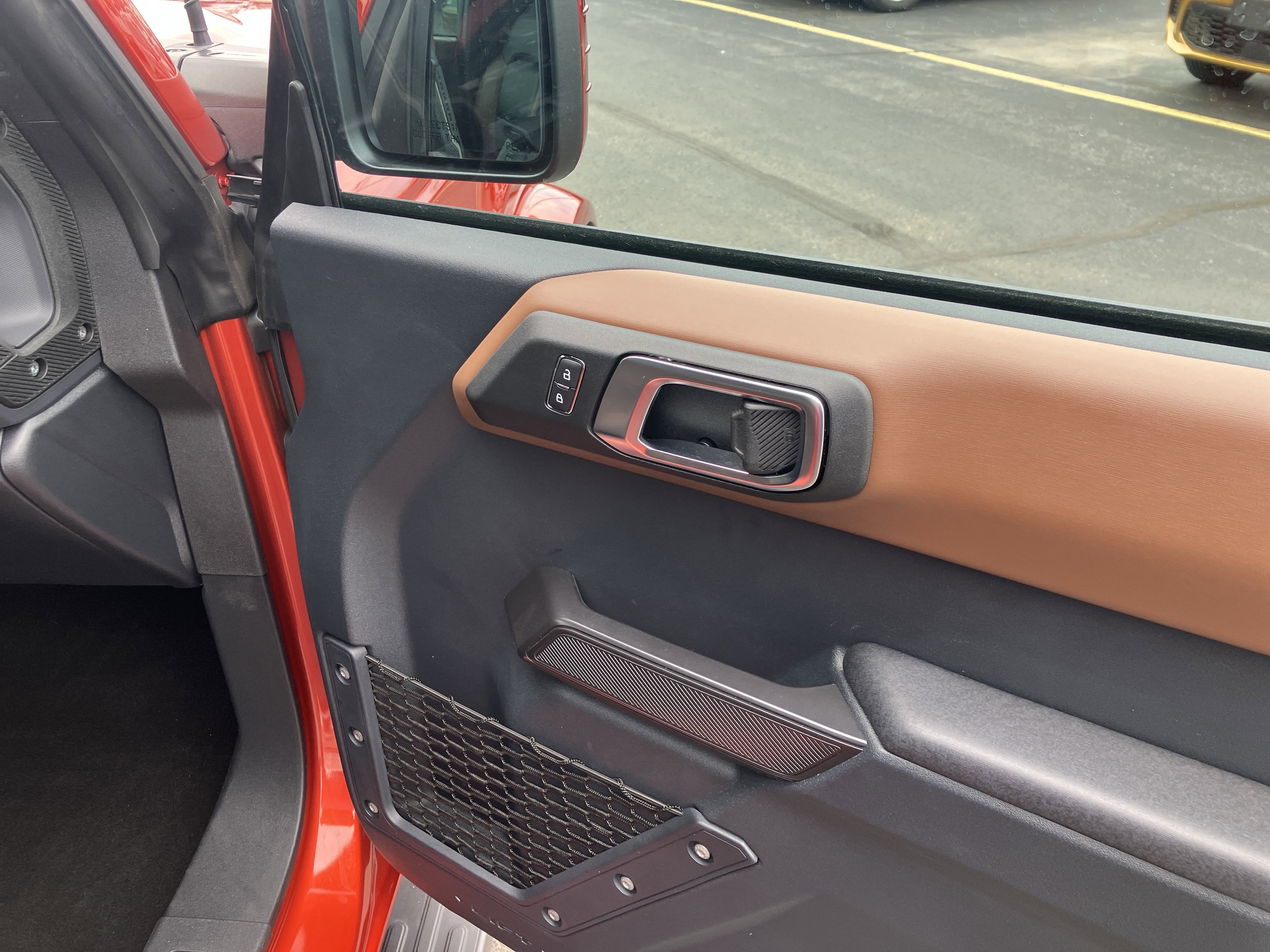 Used 2024 Ford Bronco Outer Banks image 9