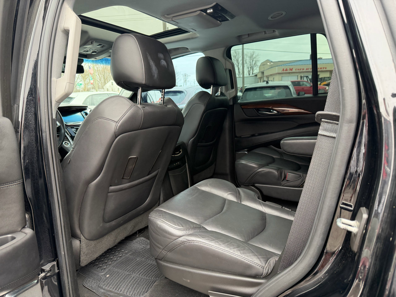 Used 2018 Cadillac Escalade Premium Luxury image 19