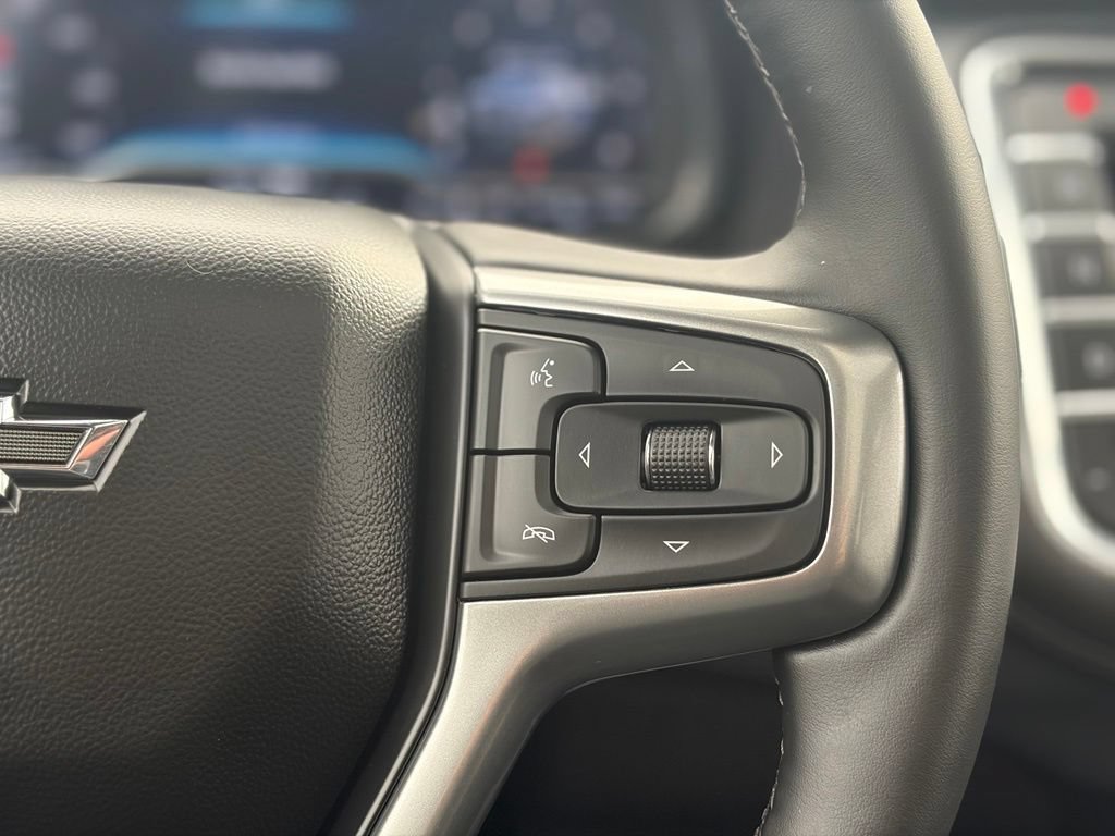 Used 2024 Chevrolet Suburban Z71 w/ Luxury Package AWD/4WD image 30