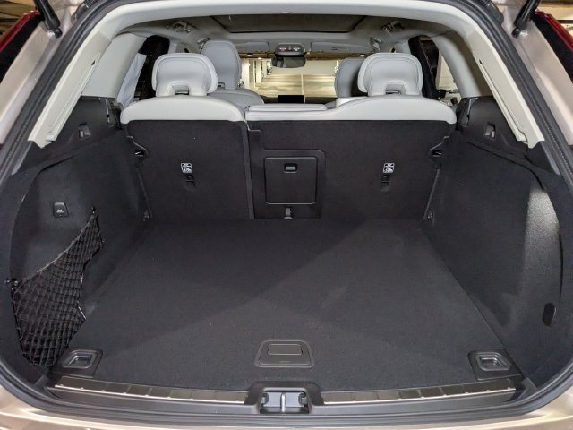 New 2026 Volvo XC60 B5 Ultra w/ Protection Package Premier AWD/4WD image 28
