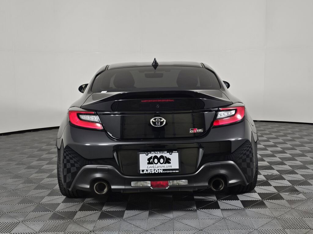 Used 2025 Toyota GR86 Premium w/ ALL Weather Mat Package (TMS) image 4