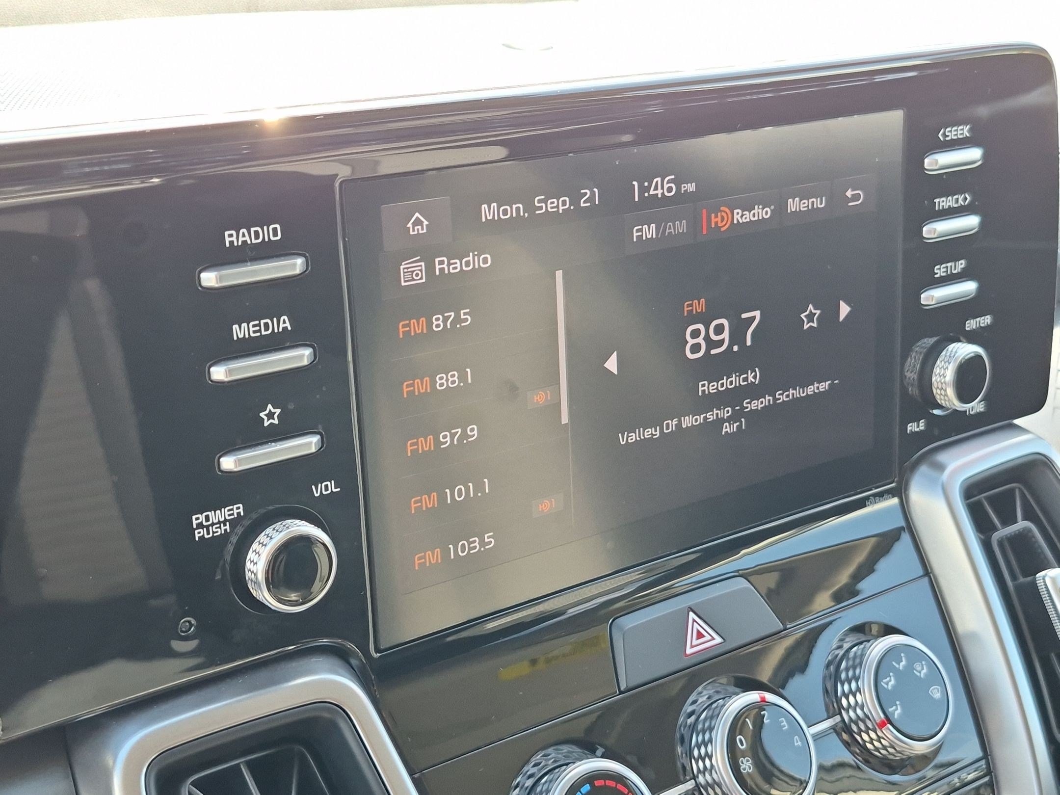 Certified 2023 Kia Sorento LX FWD image 17