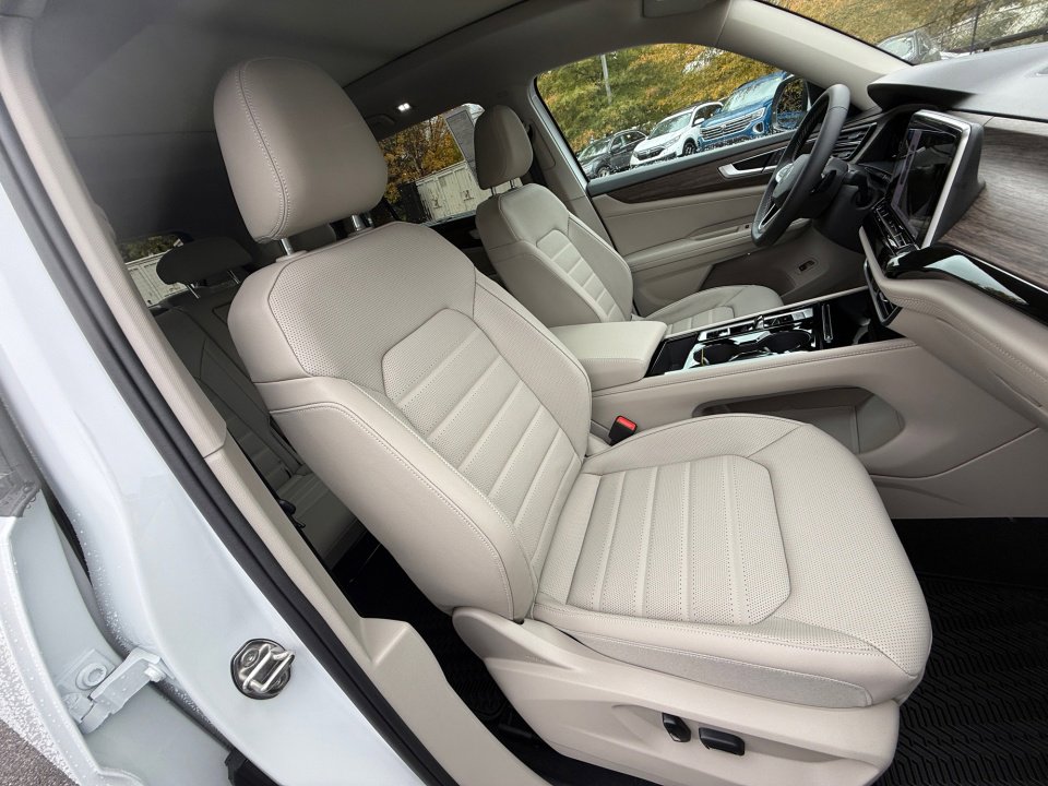 New 2026 Volkswagen Atlas SEL image 28