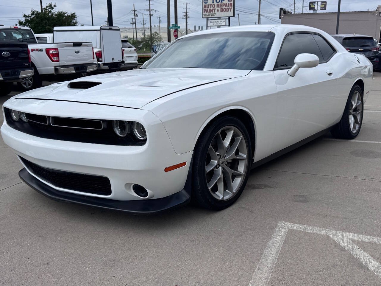Used 2023 Dodge Challenger GT RWD image 1