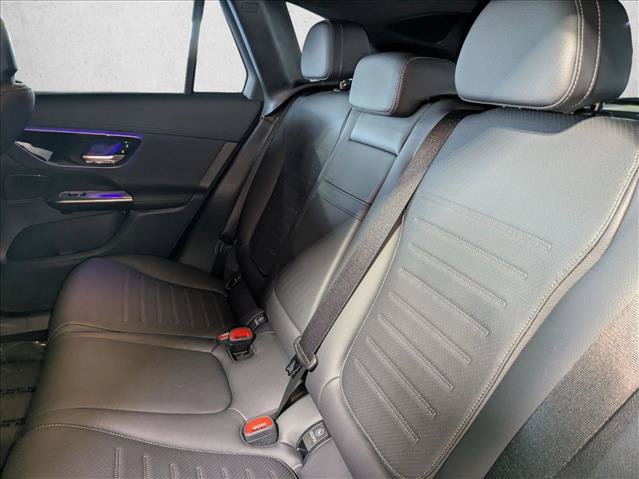 Used 2025 Mercedes-Benz GLC 350e 4MATIC image 18