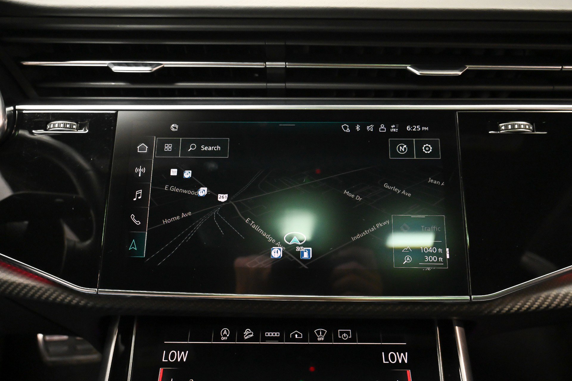 Used 2021 Audi RS Q8 w/ Carbon Optic Package image 34