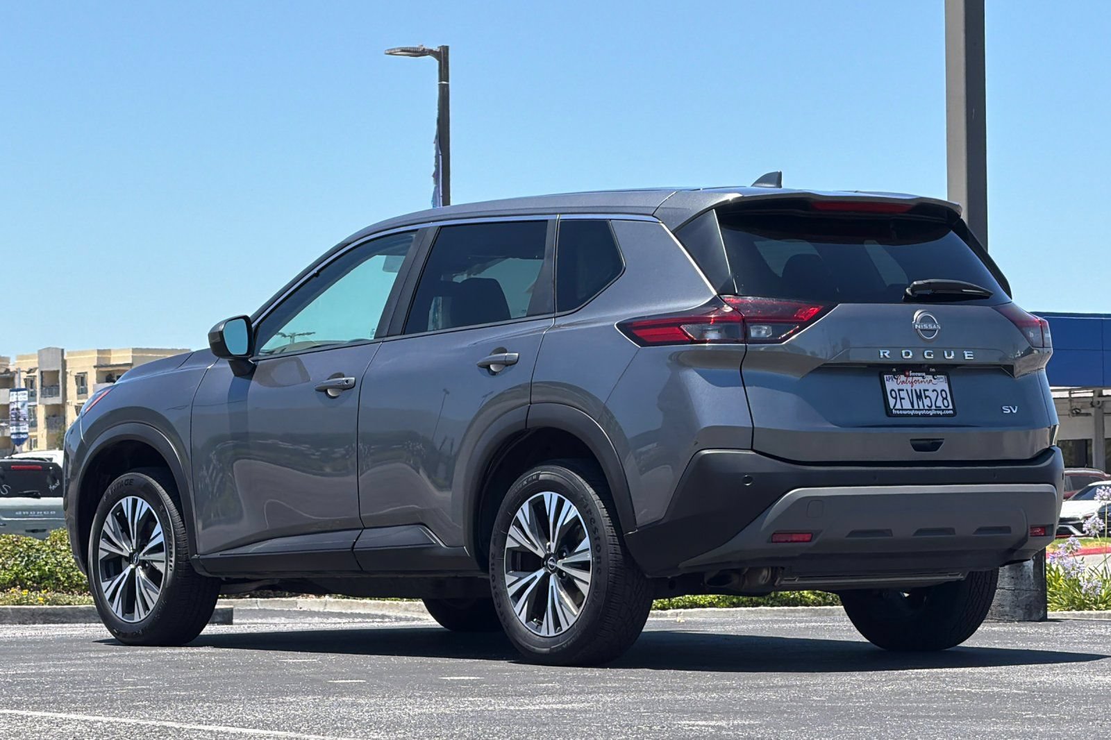 Used 2023 Nissan Rogue SV FWD image 7