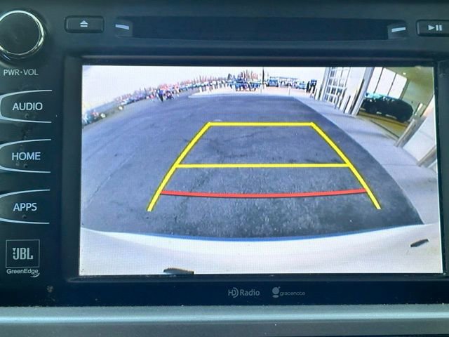 Used 2014 Toyota Highlander Limited w/ Driver Technology Package image 17