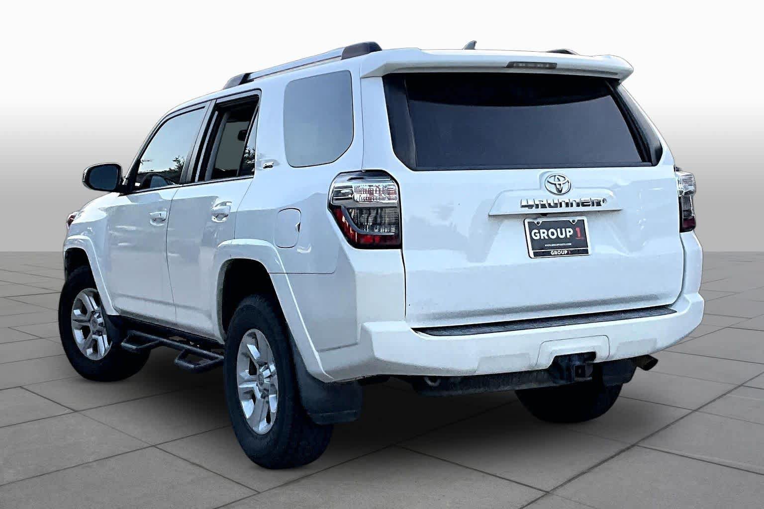 Used 2020 Toyota 4Runner SR5 AWD/4WD image 11