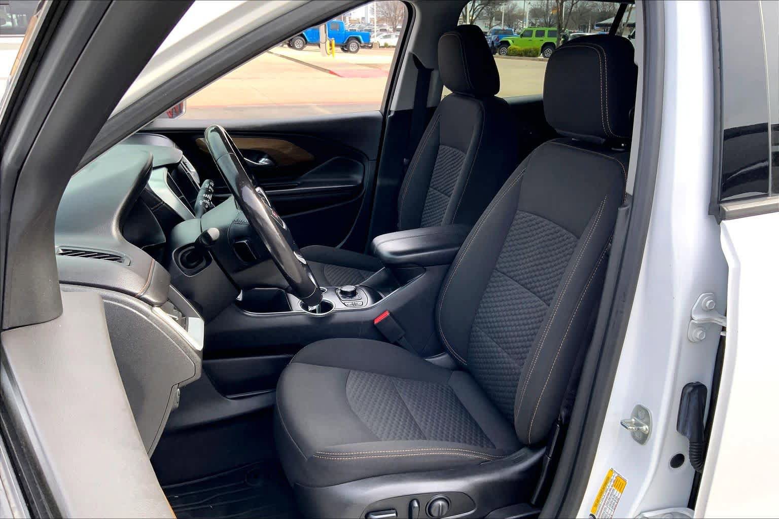 Used 2020 GMC Terrain SLE w/ Driver Convenience Package image 8