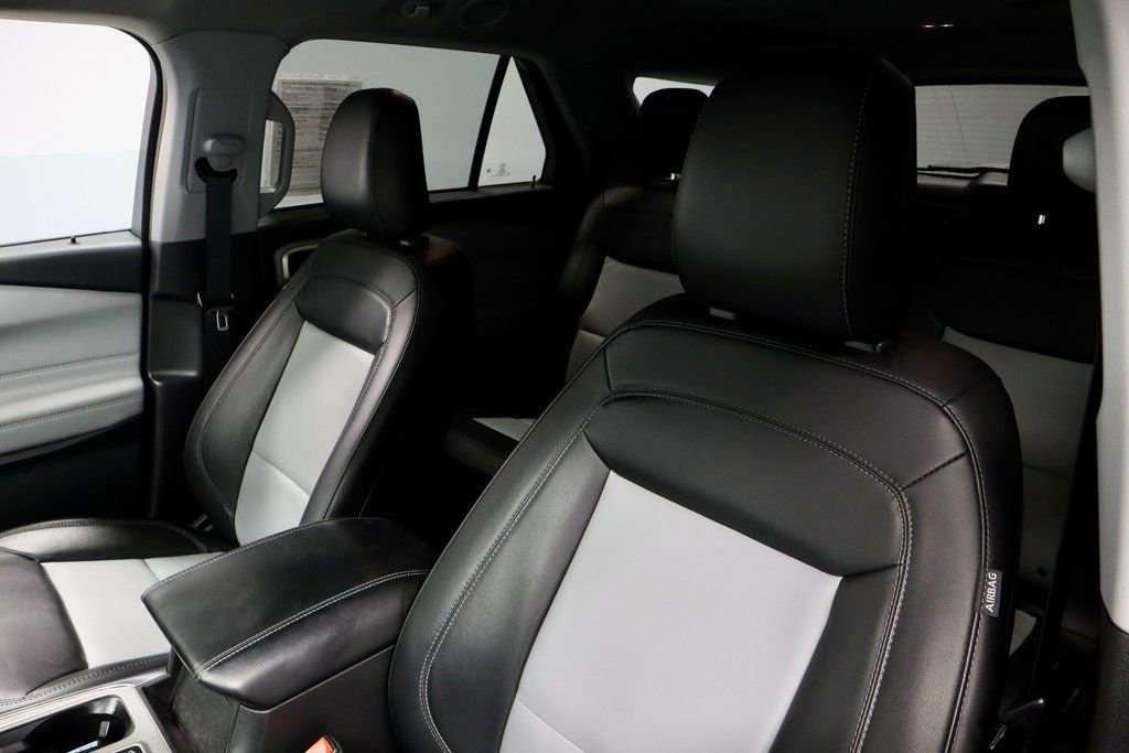 Certified 2023 Ford Explorer XLT w/ Equipment Group 202A image 28