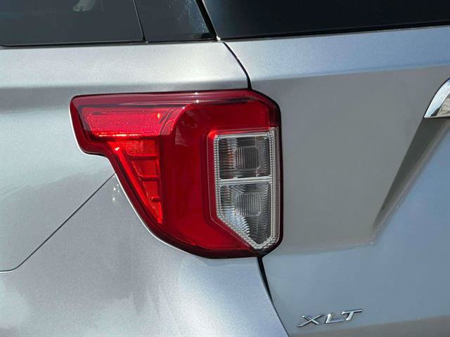Used 2023 Ford Explorer XLT w/ Equipment Group 202A AWD/4WD image 9