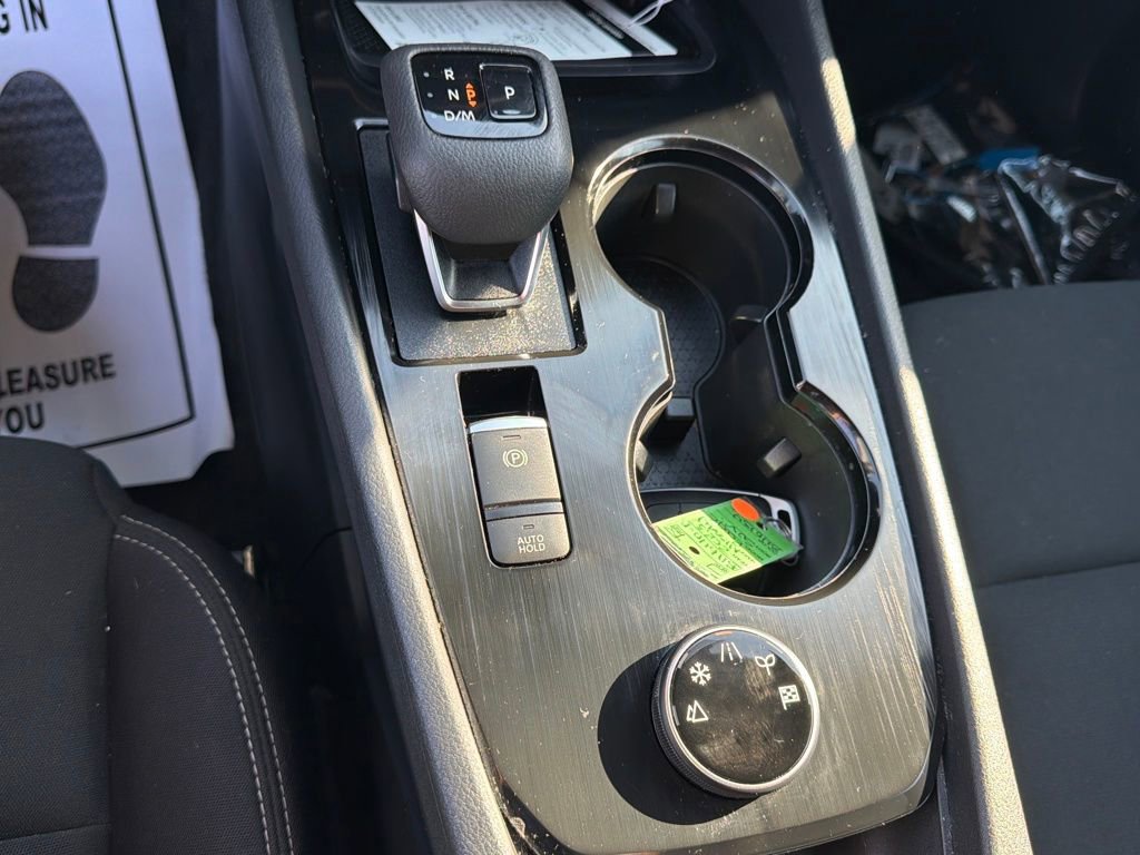 Used 2023 Nissan Rogue S image 22