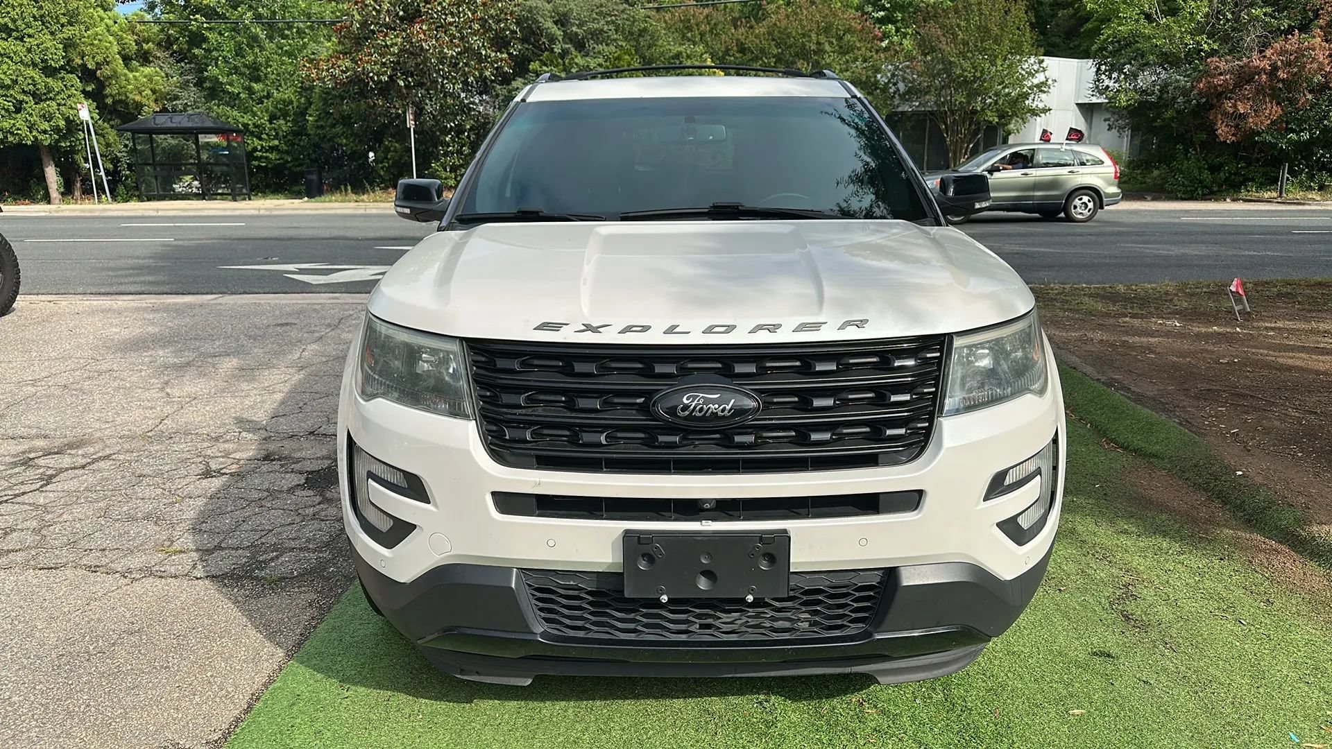Used 2016 Ford Explorer Sport w/ Equipment Group 401A AWD/4WD image 2