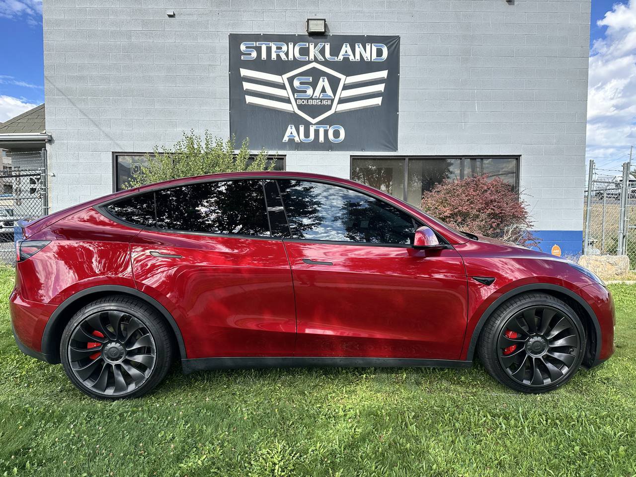 Used 2025 Tesla Model Y Performance AWD/4WD image 5