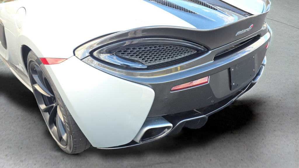 Used 2018 McLaren 570S Spider RWD image 12