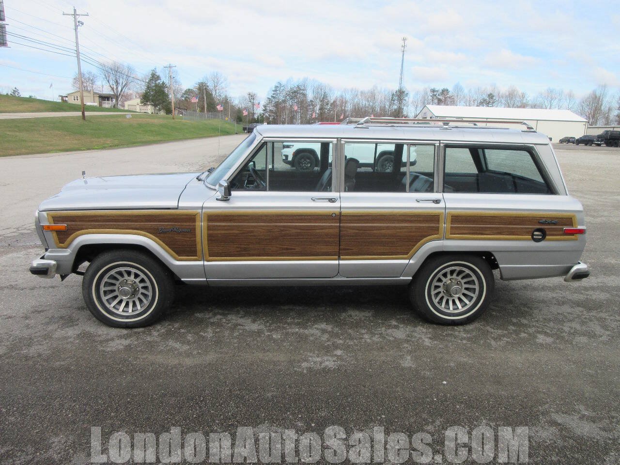 Used 1989 Jeep Grand Wagoneer AWD/4WD image 3