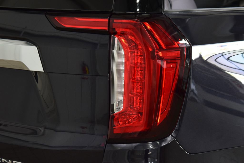 Used 2024 GMC Yukon XL Denali w/ Advanced Technology Package image 21