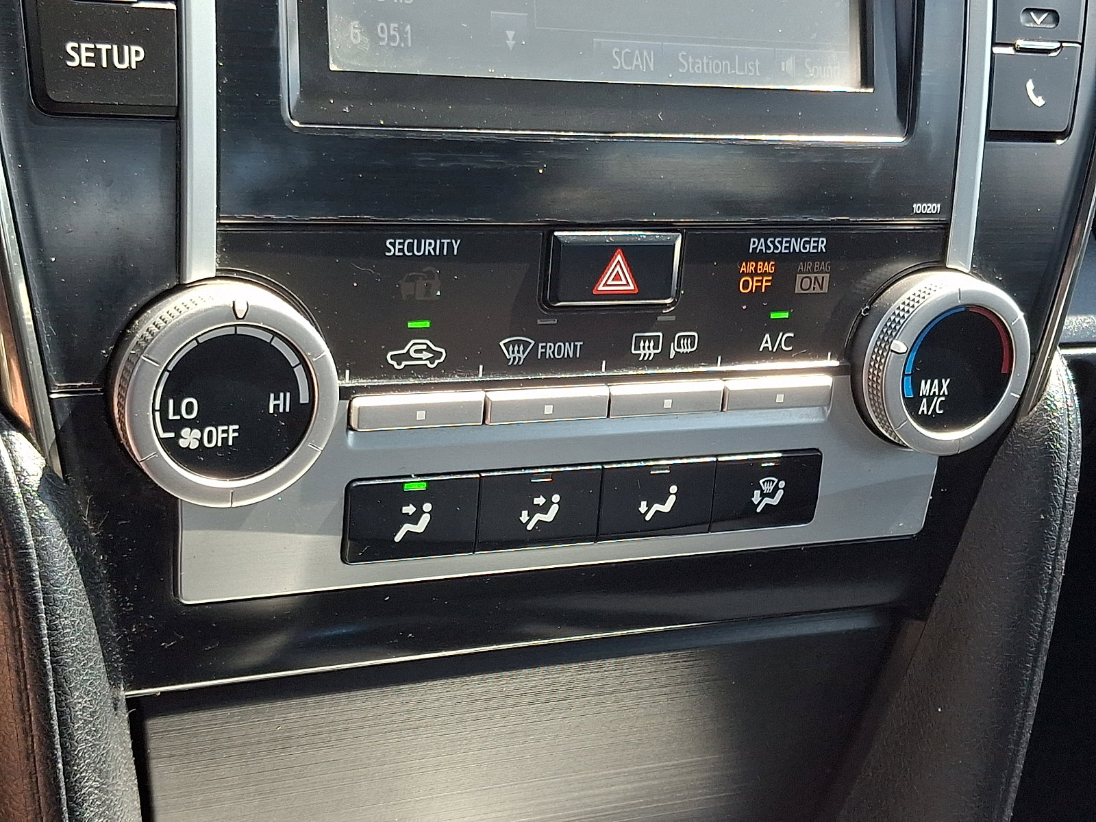 Used 2014 Toyota Camry SE FWD image 15