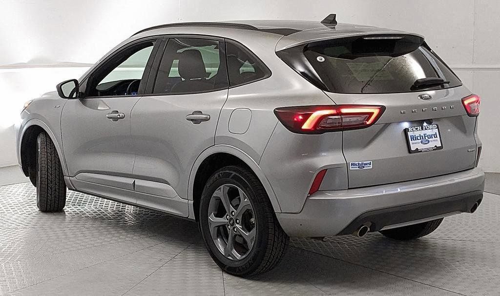 Certified 2024 Ford Escape ST-Line AWD/4WD image 3