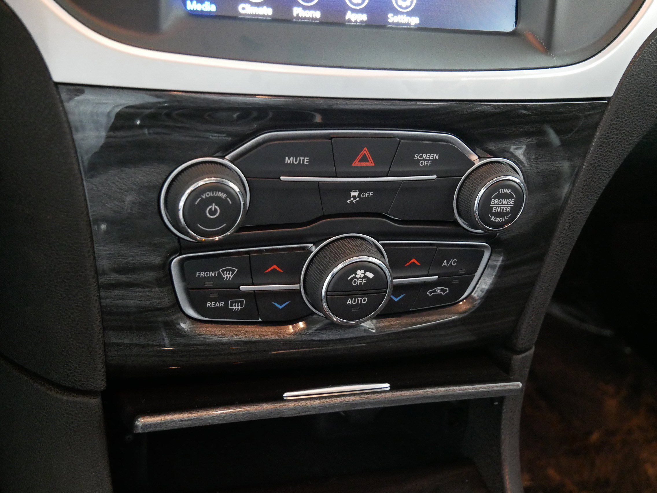 Used 2022 Chrysler 300 Touring image 23