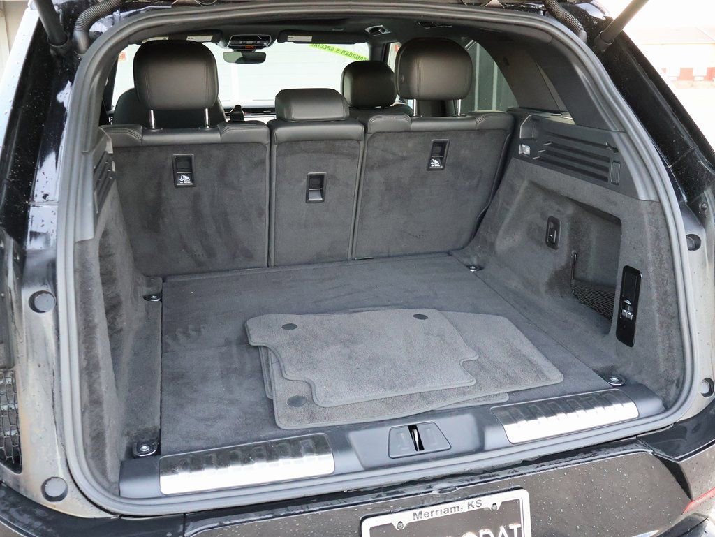 Used 2024 Land Rover Range Rover Sport Dynamic SE AWD/4WD image 16