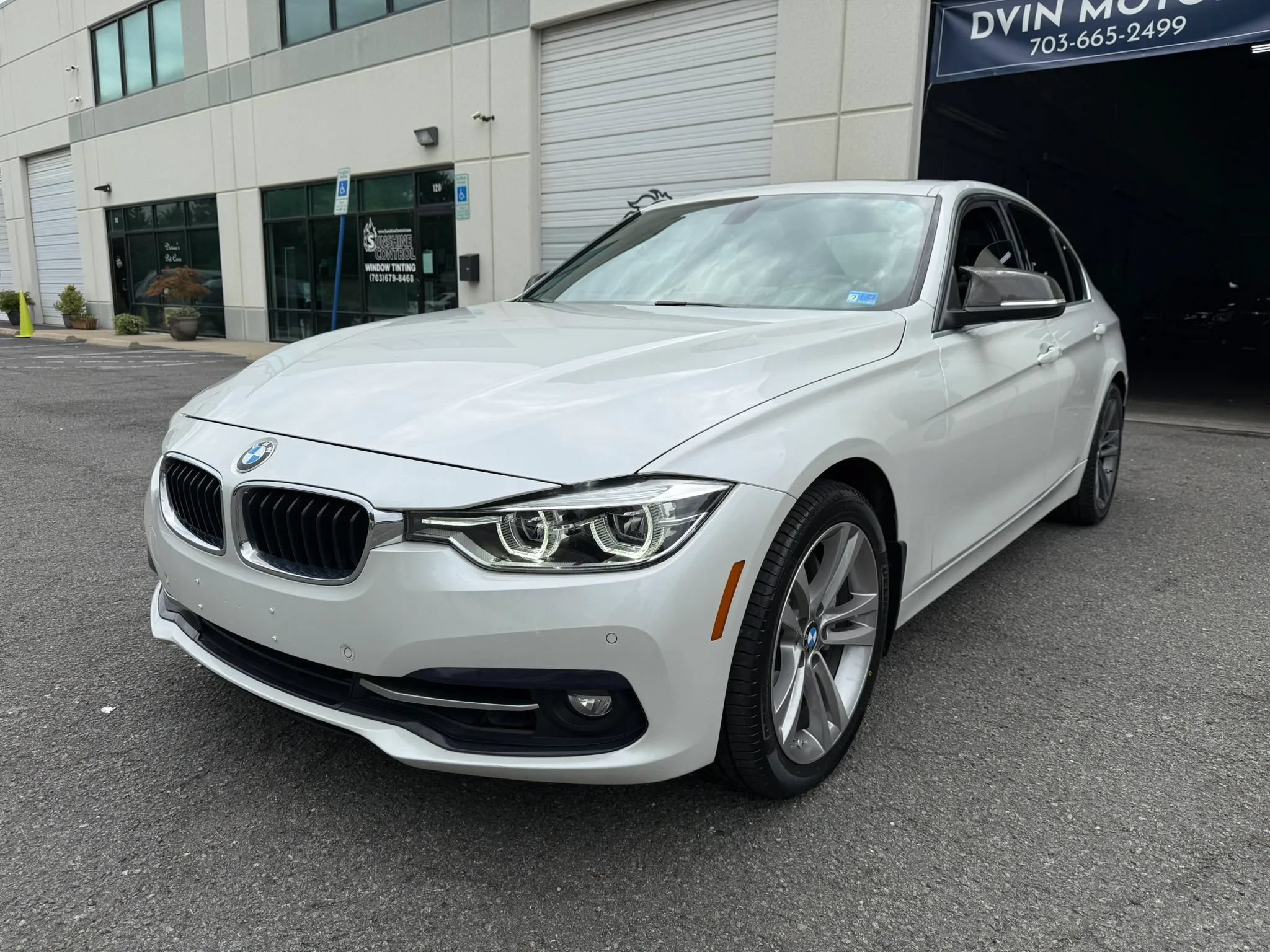 Used 2016 BMW 340i xDrive Sedan AWD/4WD image 5