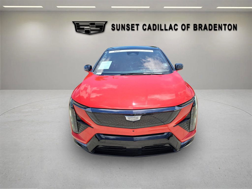 Certified 2025 Cadillac Optiq Sport 2 AWD/4WD image 2