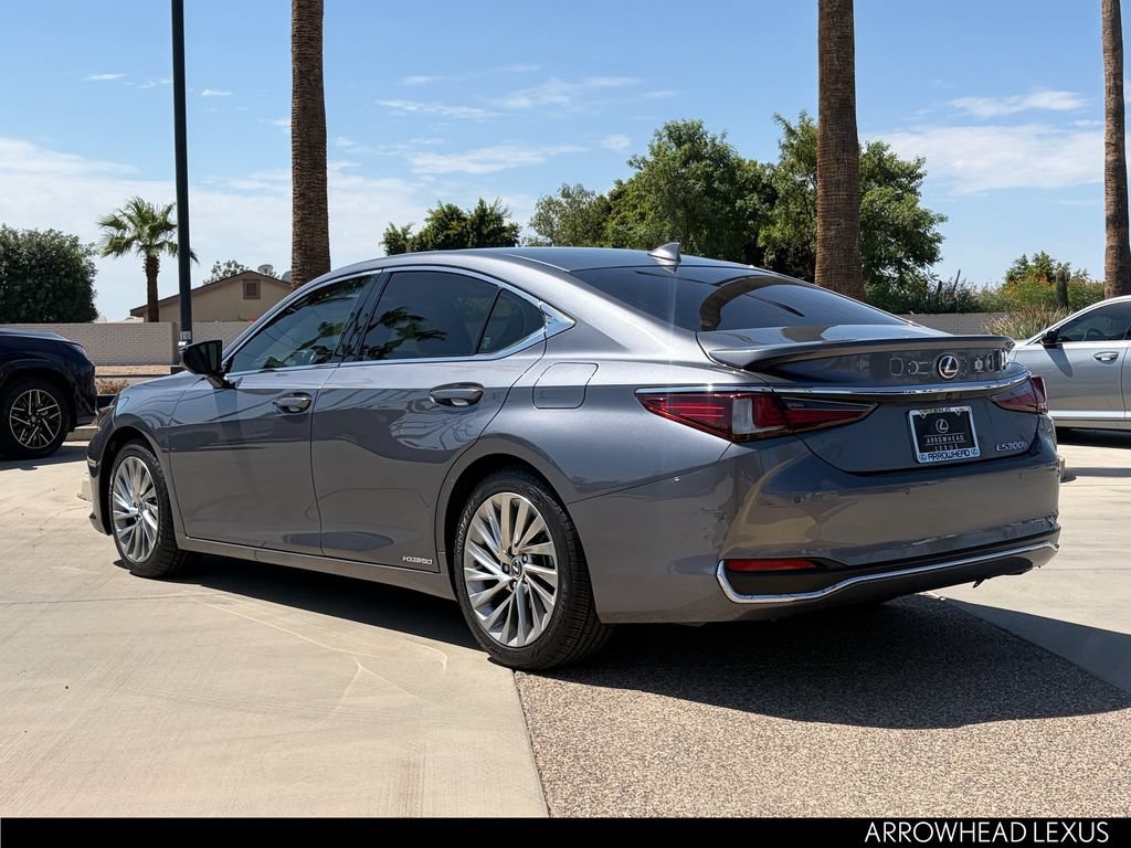 Used 2019 Lexus ES 300h w/ Accessory Package 2 FWD image 4