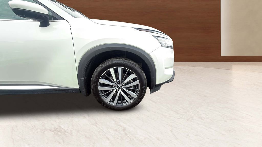 Used 2022 Nissan Pathfinder Platinum w/ Cargo Package image 21