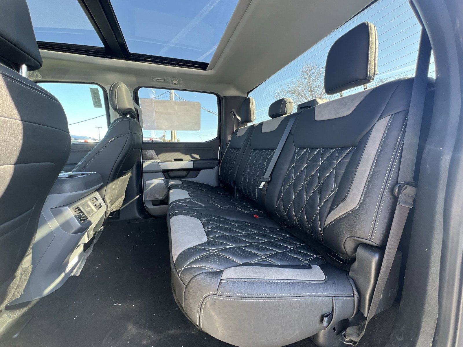 New 2026 Ford F250 XLT w/ XLT Premium Package image 25