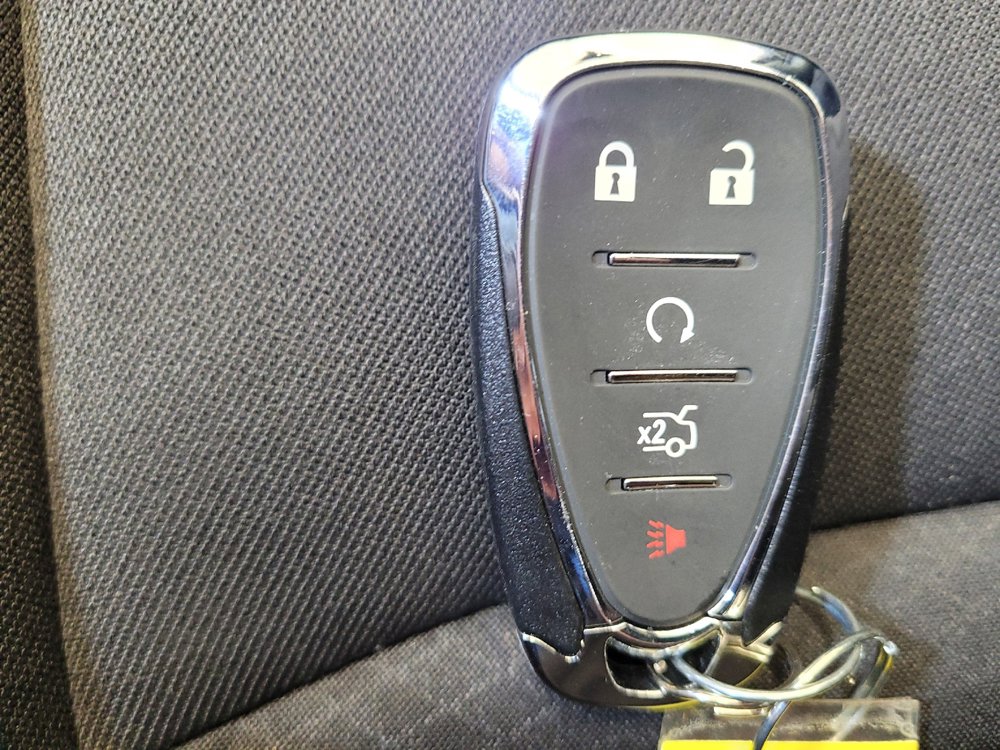Used 2022 Chevrolet Malibu LT FWD image 32