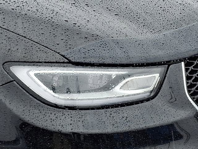 Used 2024 Chrysler Pacifica Touring-L image 28