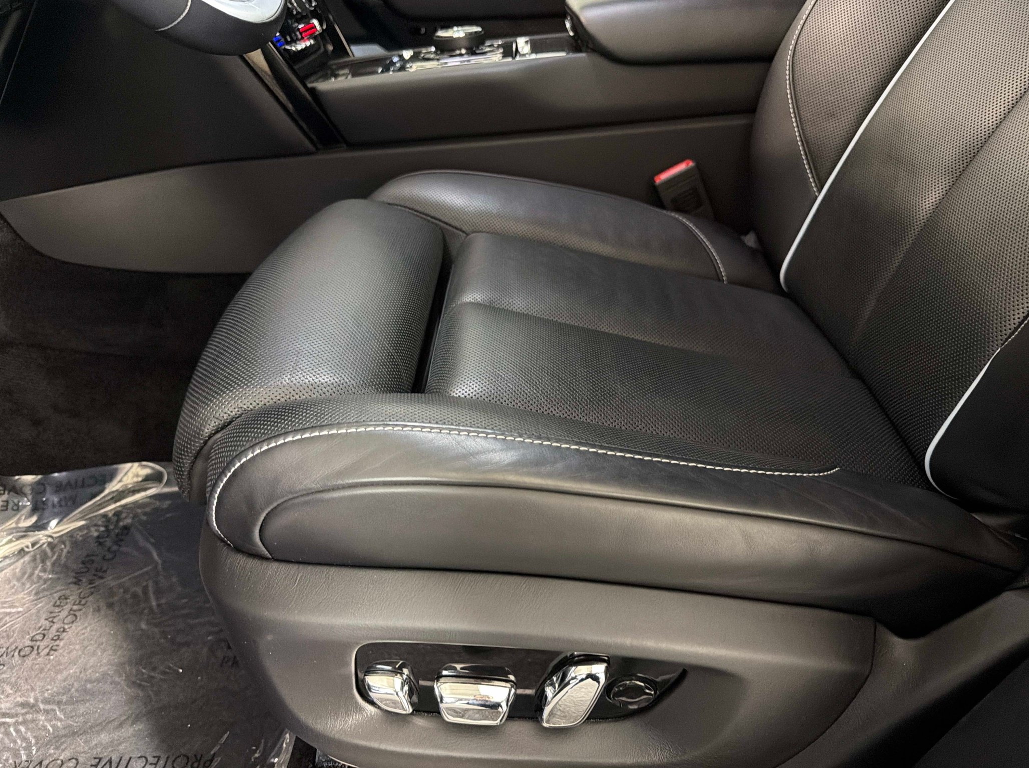Used 2024 Rolls-Royce Cullinan Black Badge AWD/4WD image 41