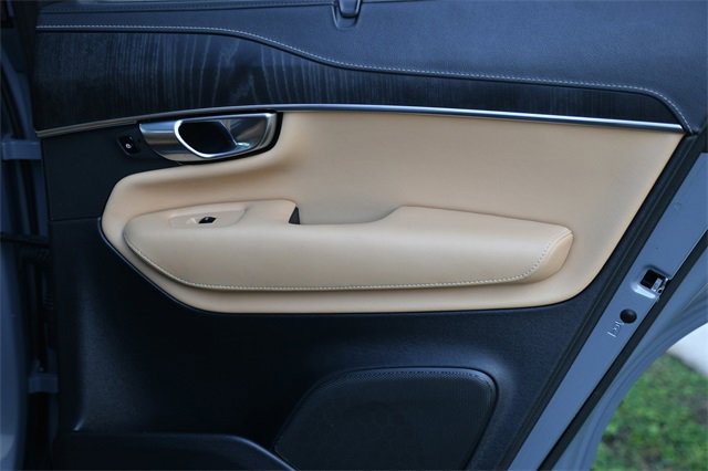 Used 2021 Volvo XC90 T6 Inscription w/ Protection Package Premier image 28