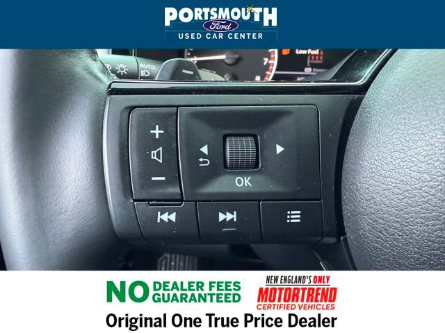 Used 2025 Nissan Pathfinder SL image 18