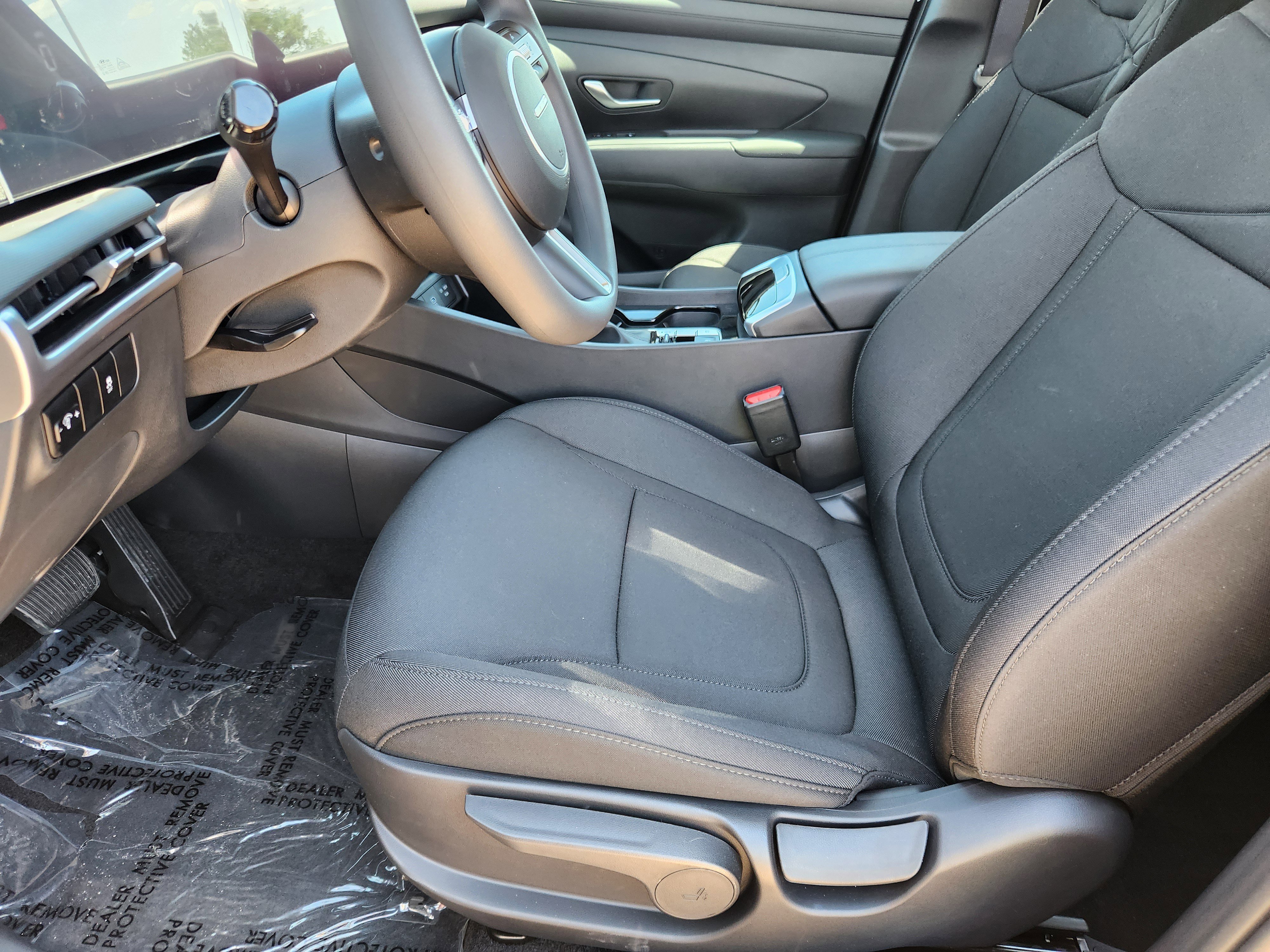 New 2025 Hyundai Tucson SE image 6