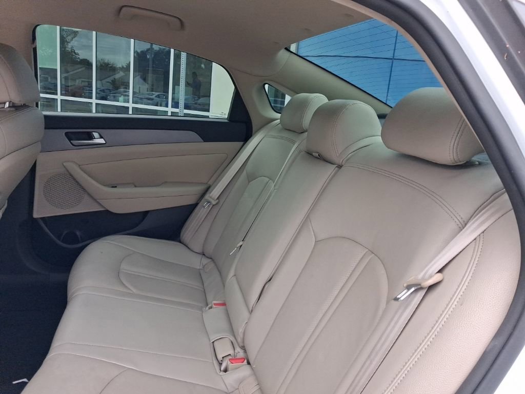 Used 2015 Hyundai Sonata SE w/ Option Group 09 image 19