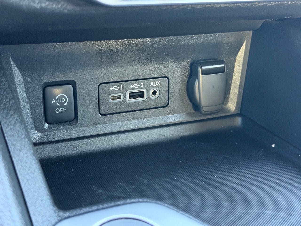 Certified 2024 Nissan Sentra SV FWD image 22