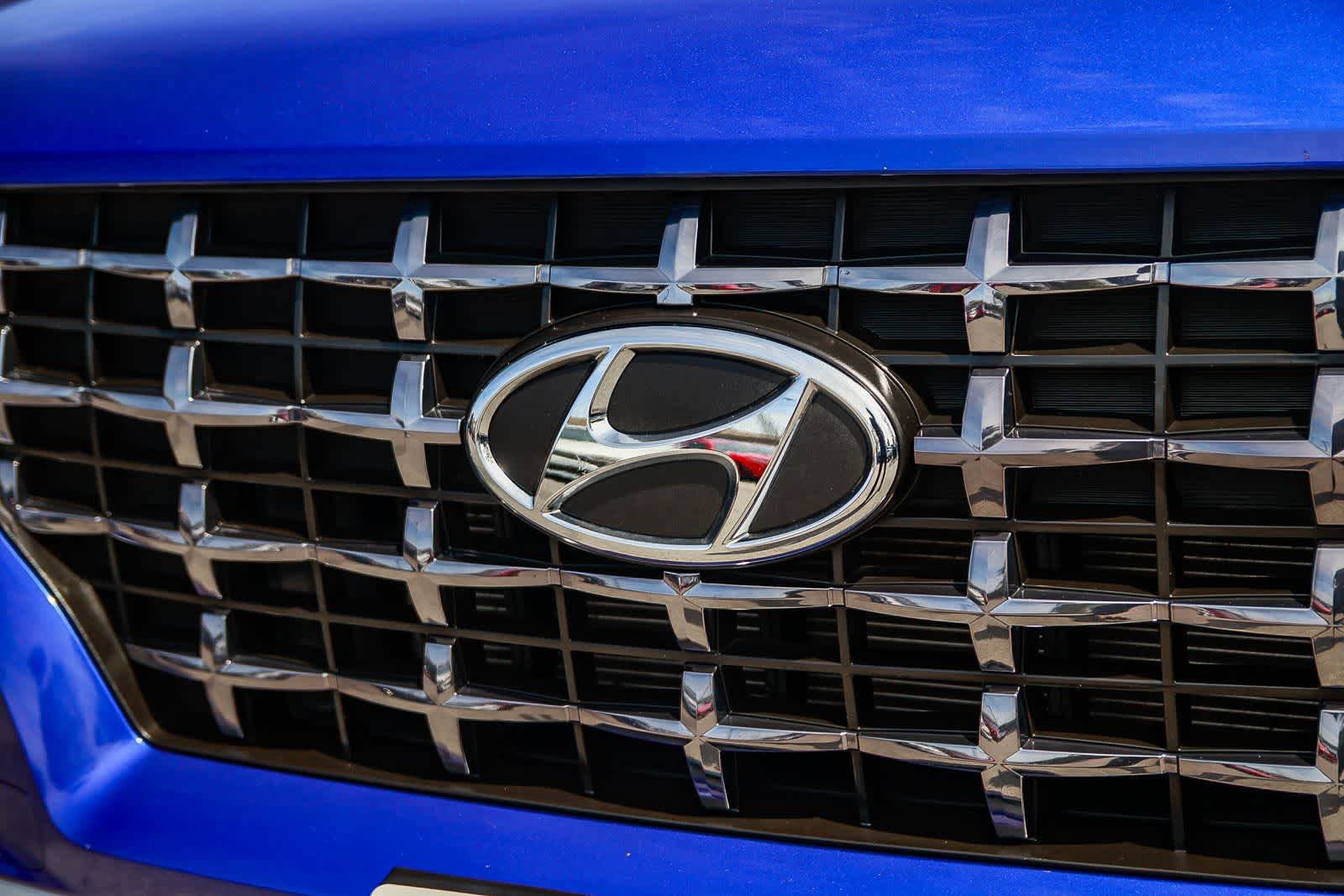Used 2023 Hyundai Venue Limited image 11