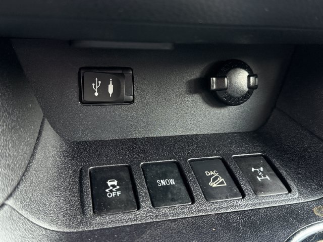 Used 2015 Toyota Highlander Limited Platinum AWD/4WD image 20