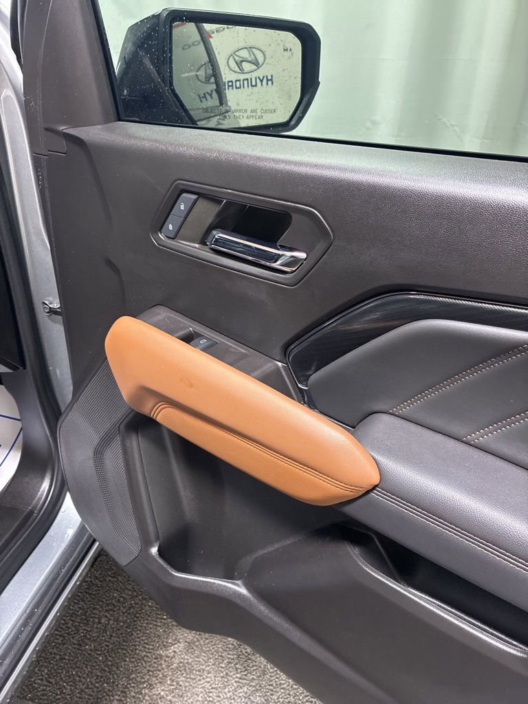 Used 2024 GMC Canyon AT4 w/ Technology Package image 28