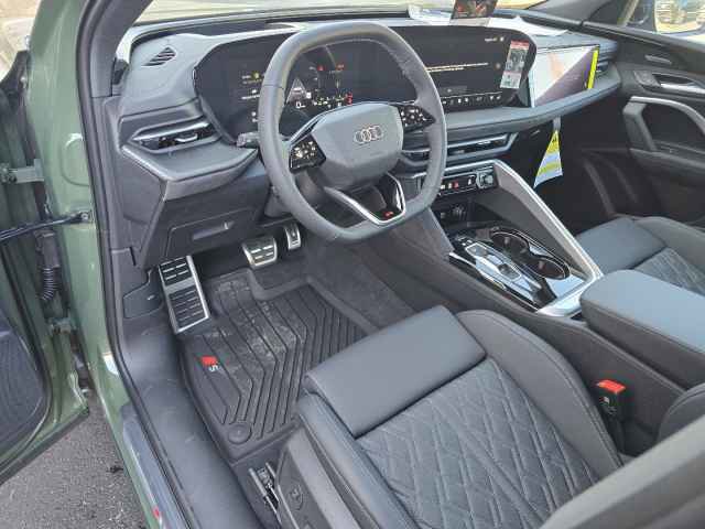 New 2025 Audi SQ5 Prestige image 41