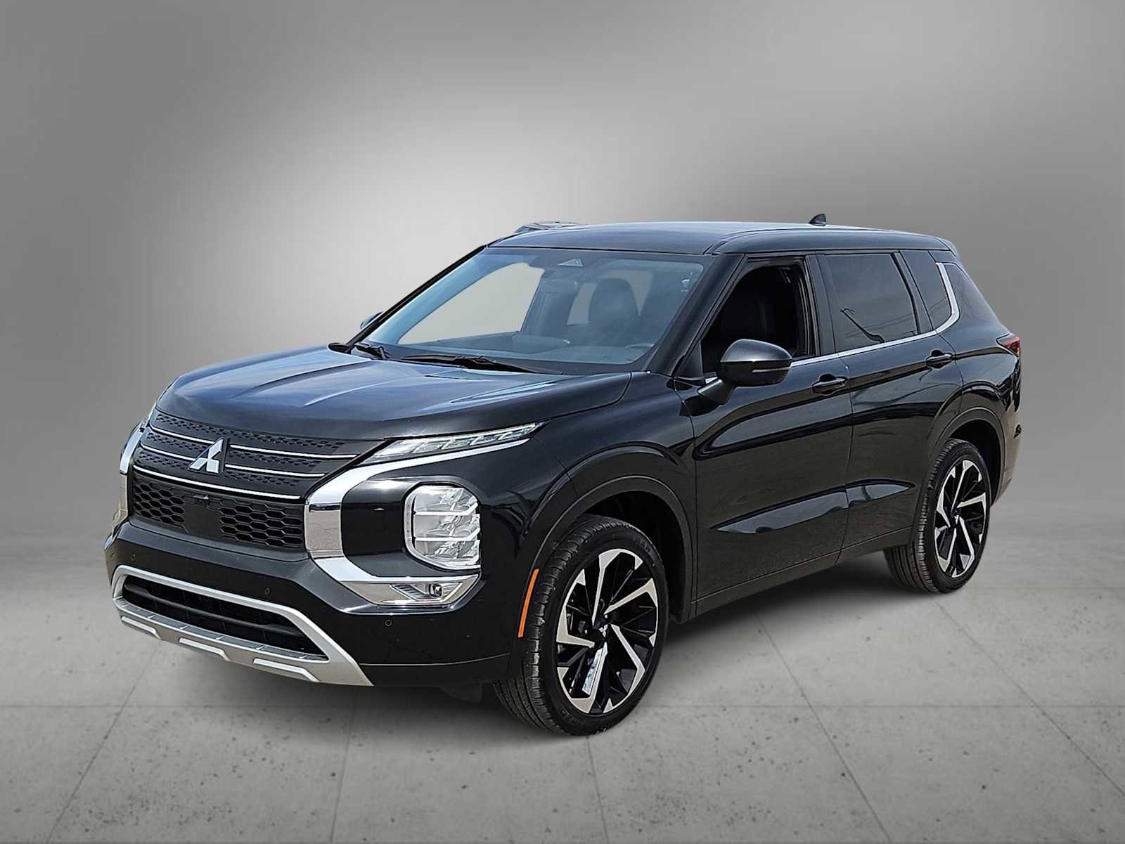 Used 2024 Mitsubishi Outlander SE AWD/4WD image 4