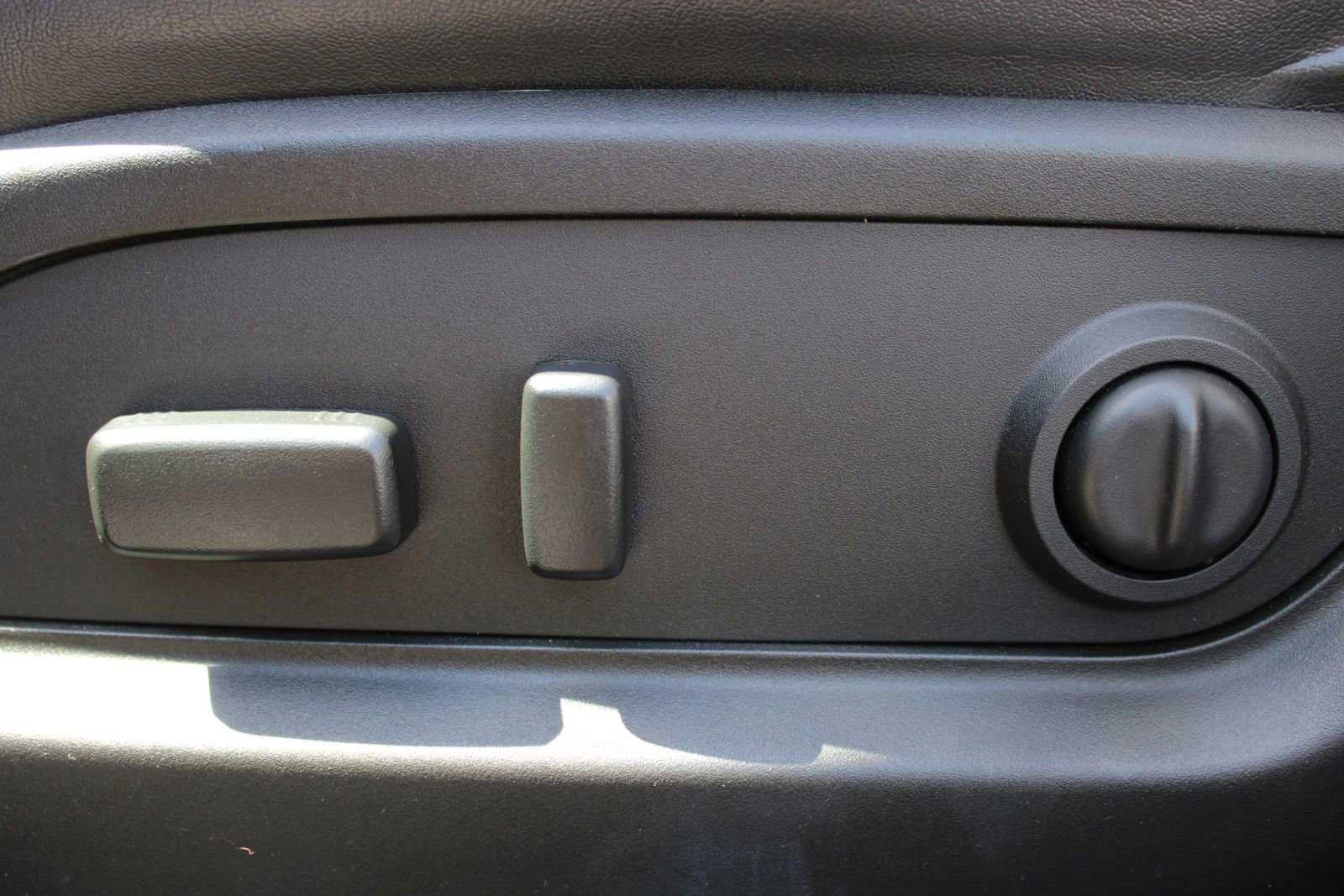 Used 2016 GMC Acadia Denali FWD image 12