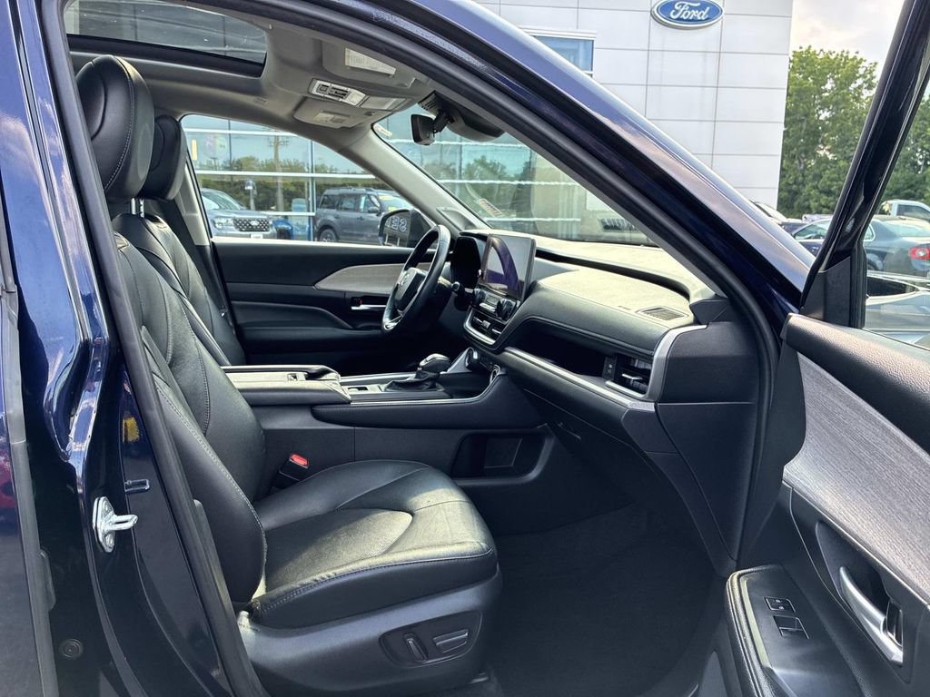 Used 2024 Toyota Grand Highlander AWD image 9