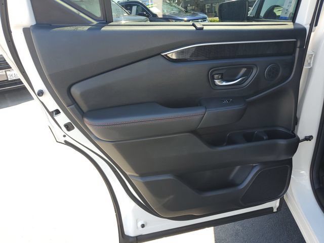 Used 2025 Honda Pilot Black Edition image 17