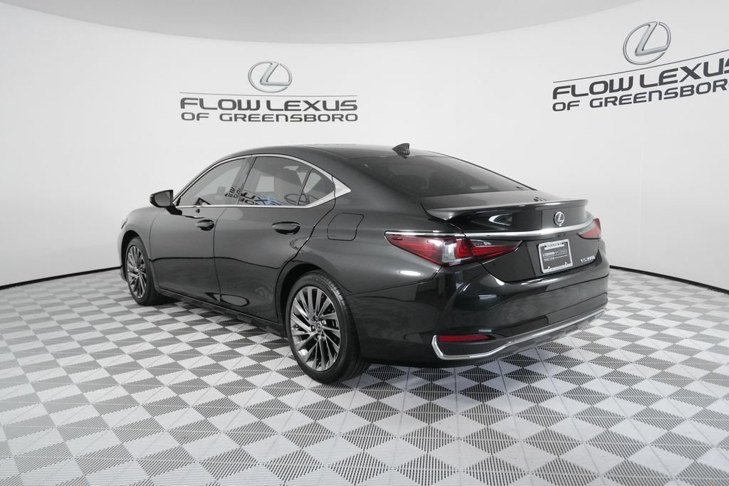 Certified 2024 Lexus ES 300h w/ Technology Package FWD image 5