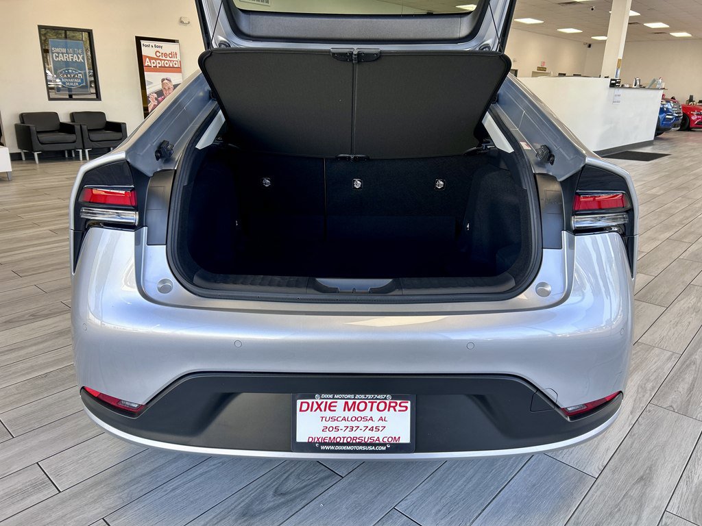 Used 2025 Toyota Prius LE image 9